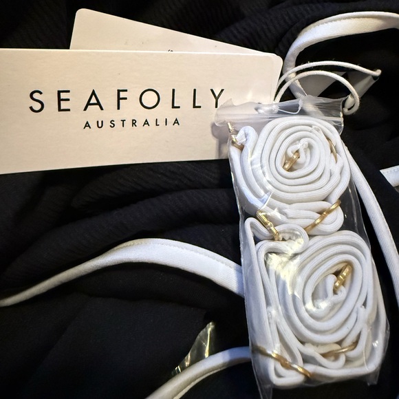 NWT Seafolly Bandeau One Piece Swimsuit, Beach Bound Black - Picture 3 of 3